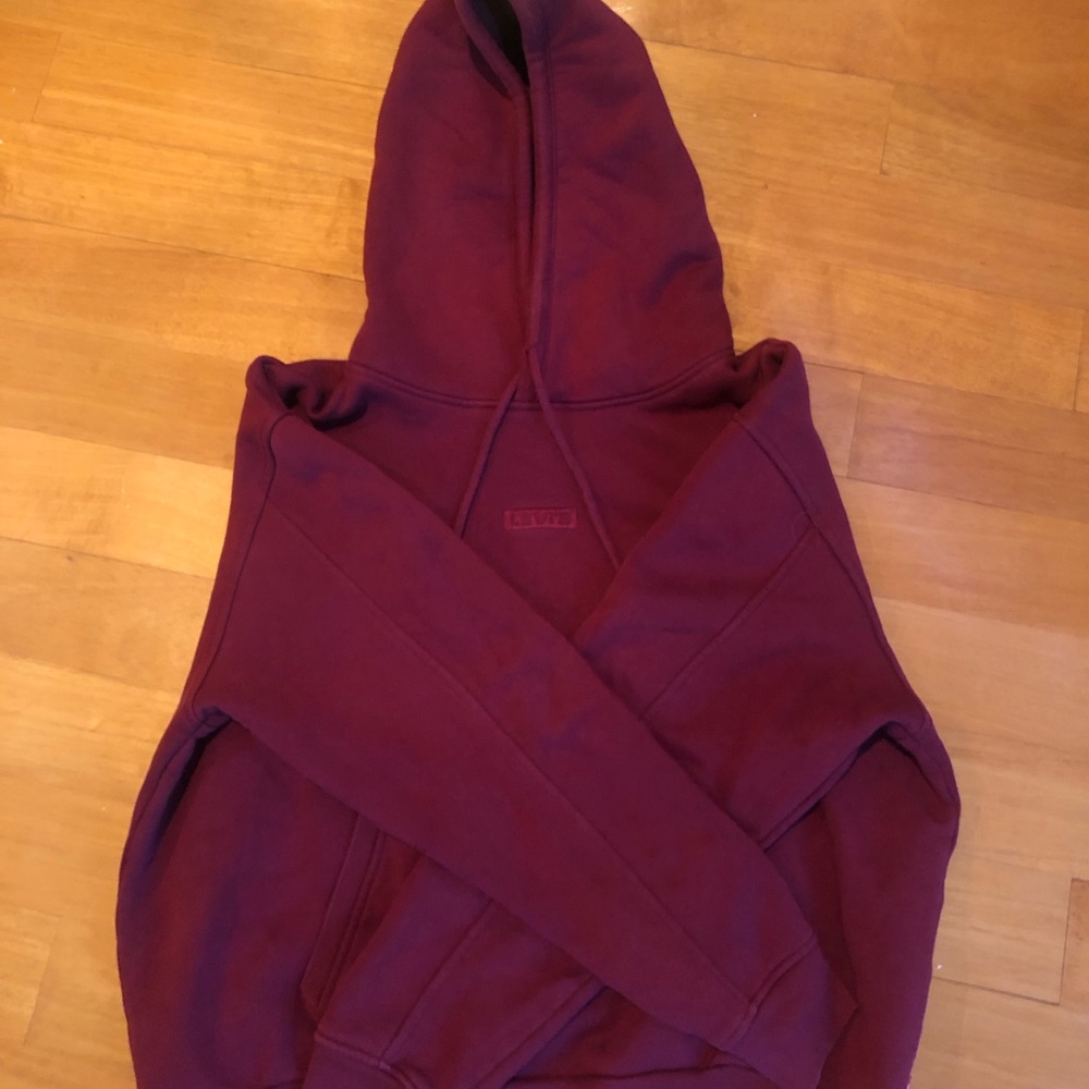Levi’s small maroon hoodie